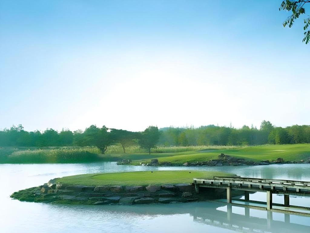 Lake View Hotel And Golf Club HHQ Buitenkant foto
