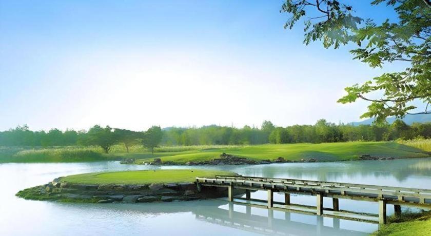Lake View Hotel And Golf Club HHQ Buitenkant foto
