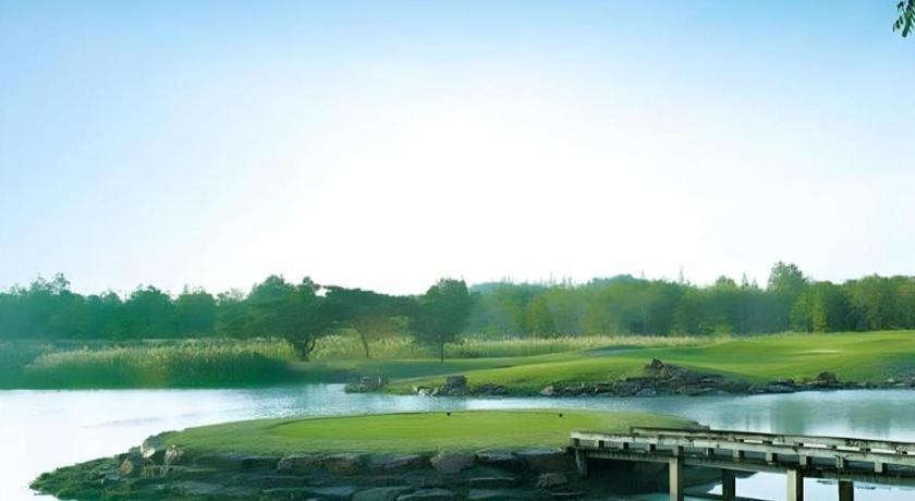 Lake View Hotel And Golf Club HHQ Buitenkant foto